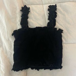 Runched black tank top
